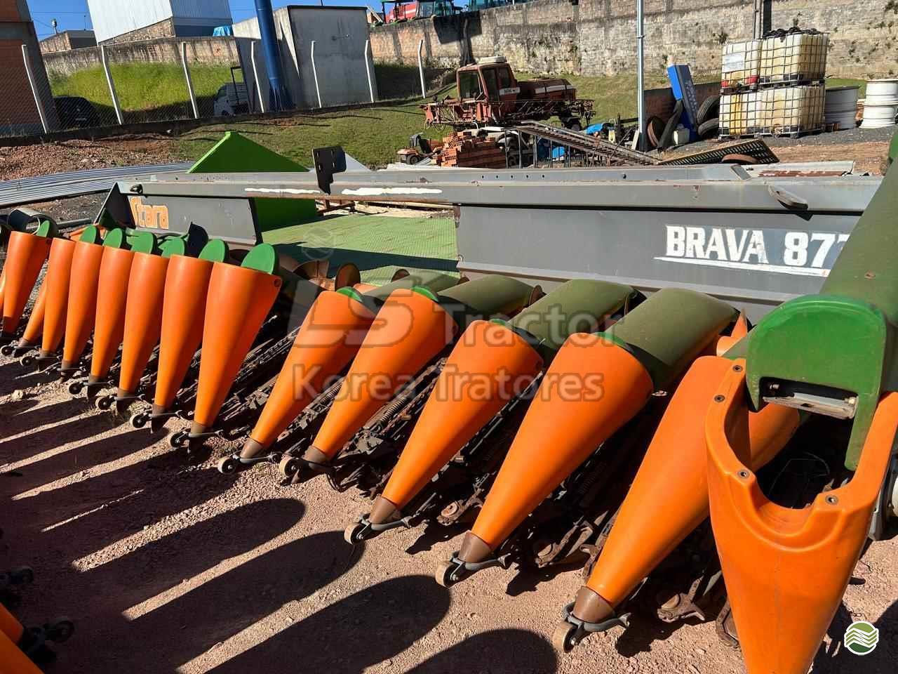 PLATAFORMA COLHEITADEIRA STARA BRAVA 8730 Korea Tratores - Ls Tractor CHAPECO SANTA CATARINA SC
